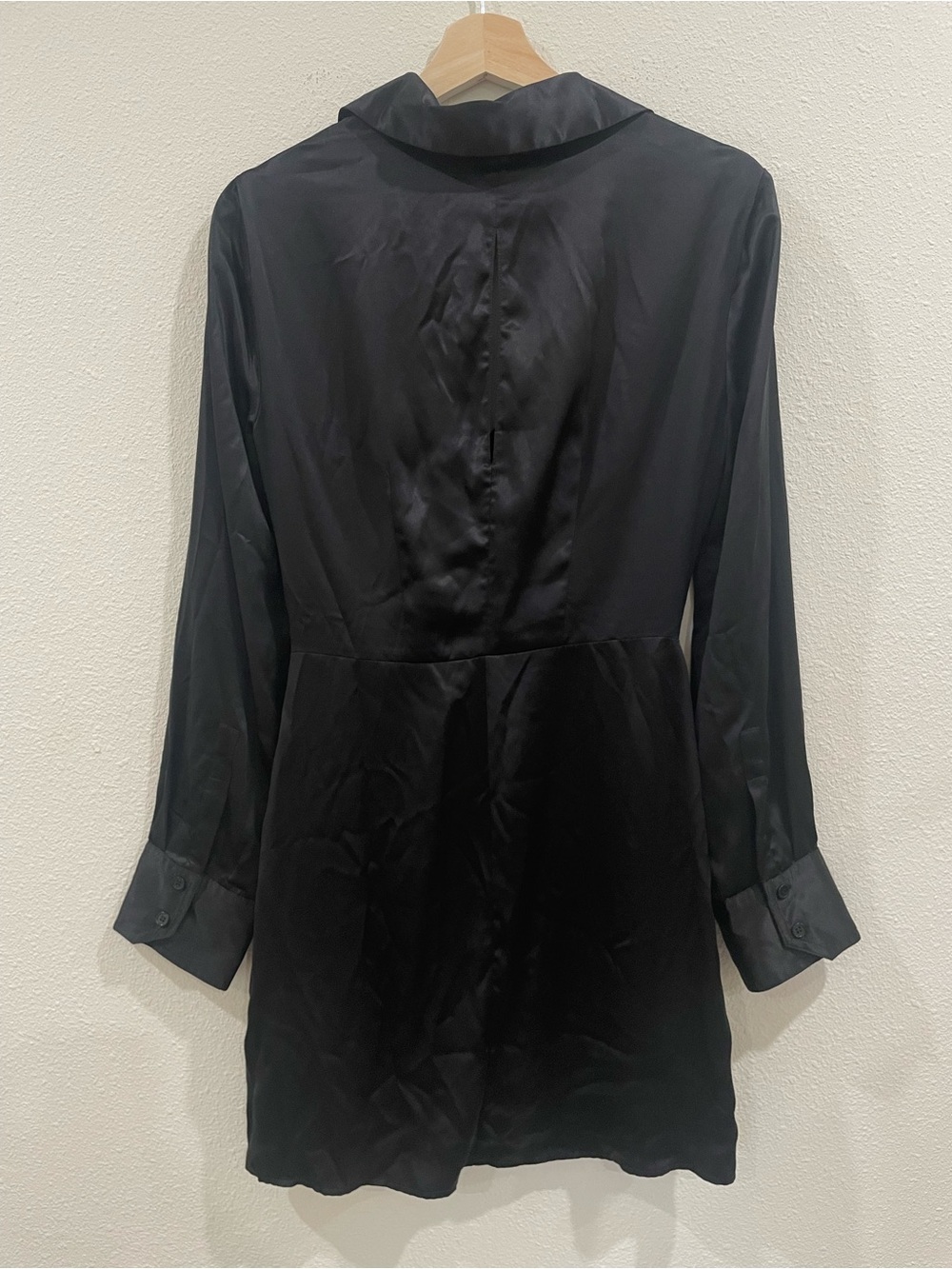 Reformation 100% Silk Black Button Faux Wrap Midi Dress Size 2 Long Sleeve Party - Picture 8 of 12